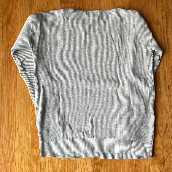 Banana Republic Gray Sweater - Picture 3 of 4
